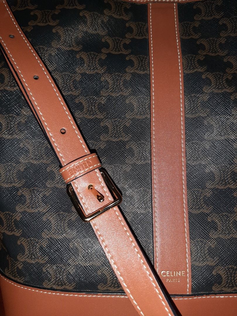 Celine (Category: Luxury Bags & Wallets) located in Mexico. Submitted by raxcan1 (Listing ID 1357568844, Image 3). Description: Leather and in good condition, almost new, no scratches. Carefully used. Can be worn as shoulder bag and crossbody. From overseas, coded. .