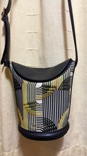 （分類：）位於 。 由 niccol_l_ 提交（商品編號 1358521723，圖片 1）。簡介： 。