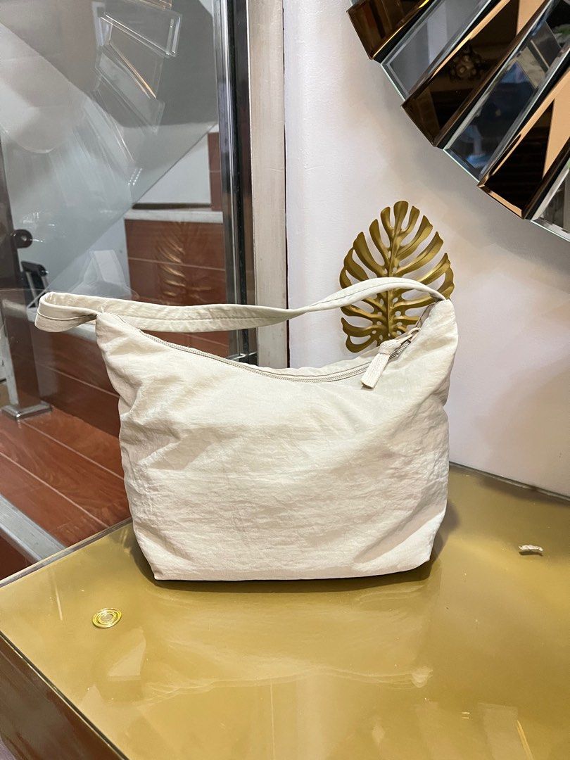 Cream Shoulder bag (Category: Shoulder Bags) located in Malolos. Submitted by sshoooo (Listing ID 1358425479, Image 2). Description: .
