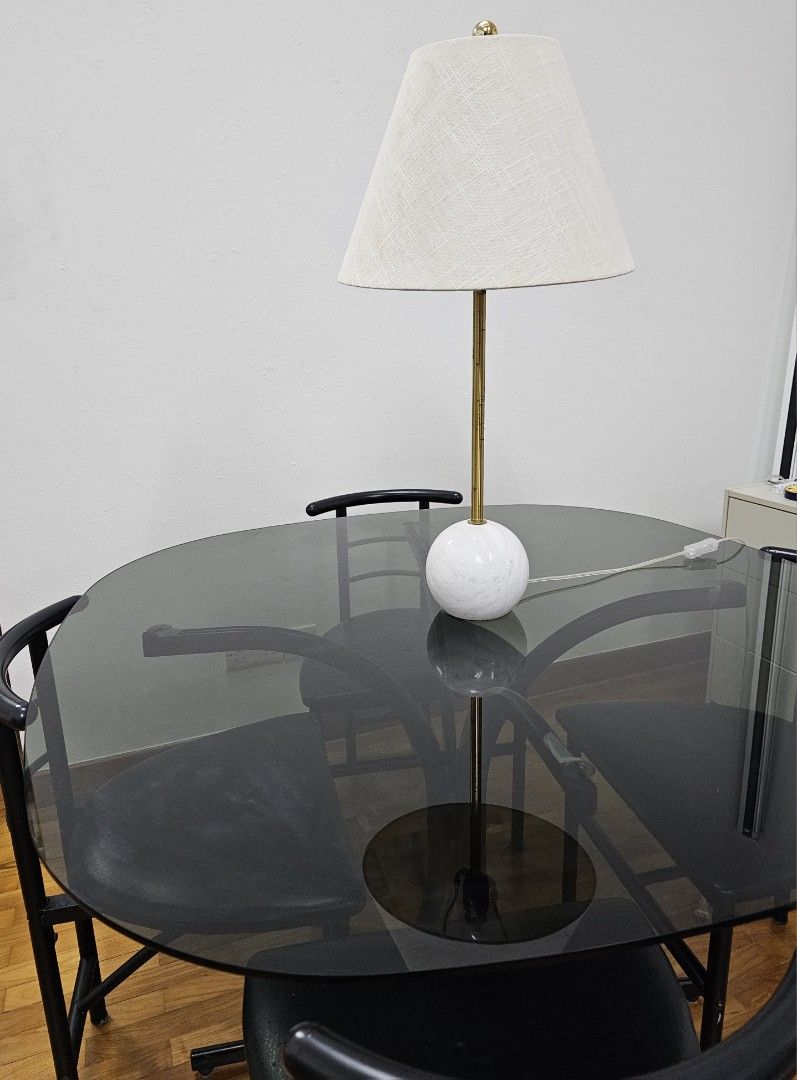 Dining Table (Category: Tables & Sets) located in Singapore. Submitted by essential88 (Listing ID 1358435084, Image 1). Description: 110cm diameter table set 1 dining table + 4 chairs.