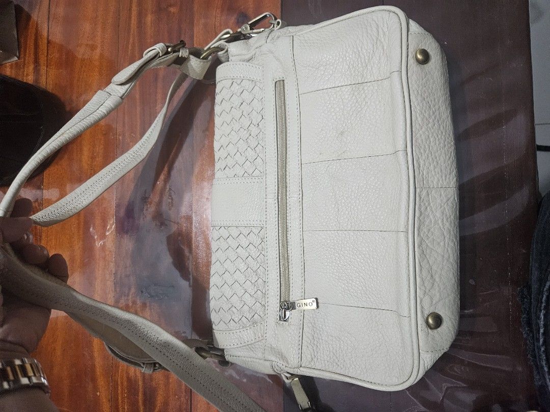 Gino Ferrario sling/ shoulder bag (Category: Shoulder Bags) located in General Mariano Alvarez. Submitted by eiprilfa (Listing ID 1358453206, Image 3). Description: good po. original.