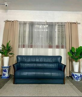 Imported Genuine Leather Hiback Solid Wood Base Sofa from Japan
P13,900 Only
64x32x31in
3 Seater 
Genuine Leather
Solid Wood Base
Clean n Sanitized
Ready to Use 
Super Comfy
Walang sag
Walang lubog
Makapal ang Foam
Heavy duty
No issue