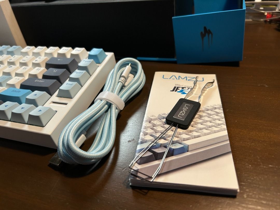 LAMZU JET75 magnetic mechanical Keyboard (Category: Computer Keyboard) located in Cavite. Submitted by biboyharanero (Listing ID 1358539199, Image 3). Description: Retails for 13kphp sa xiapi <- banned ung keyword e (though di ko alam if legit yon) 15k pesos naman sa Lamzu Website Asking price: 10.5k only brand new condition & Complete box FIRM I pay shipping I make mistakes. If you see a retail price lower than what’s on this description, let me