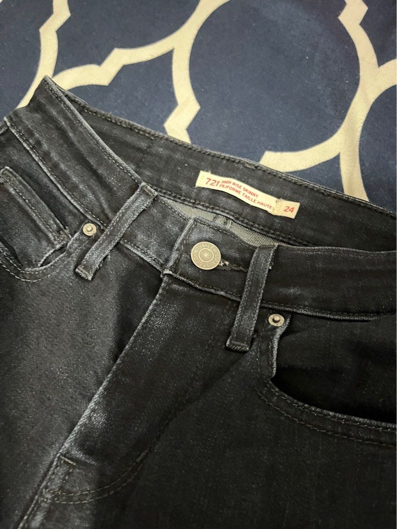 Levis 721 SIZE 24 (Category: Jeans) located in Malolos. Submitted by sshoooo (Listing ID 1358425165, Image 3). Description: Size 24 Original levis Barely used (parang 3times ko lang nagamit) .