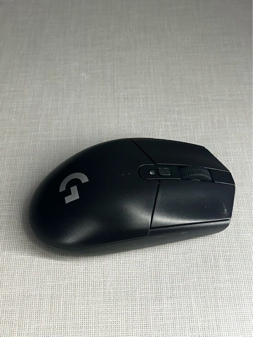 Logitech G304 Wireless Gaming Mouse (Category: Mouse & Mousepads) located in Quezon City. Submitted by the_happycloset (Listing ID 1358372416, Image 1). Description: Payment methods: GCASH BDO UnionBank Shipping fee is shouldered by the buyer. Delivery options: Grab, Lalamove, J&T .