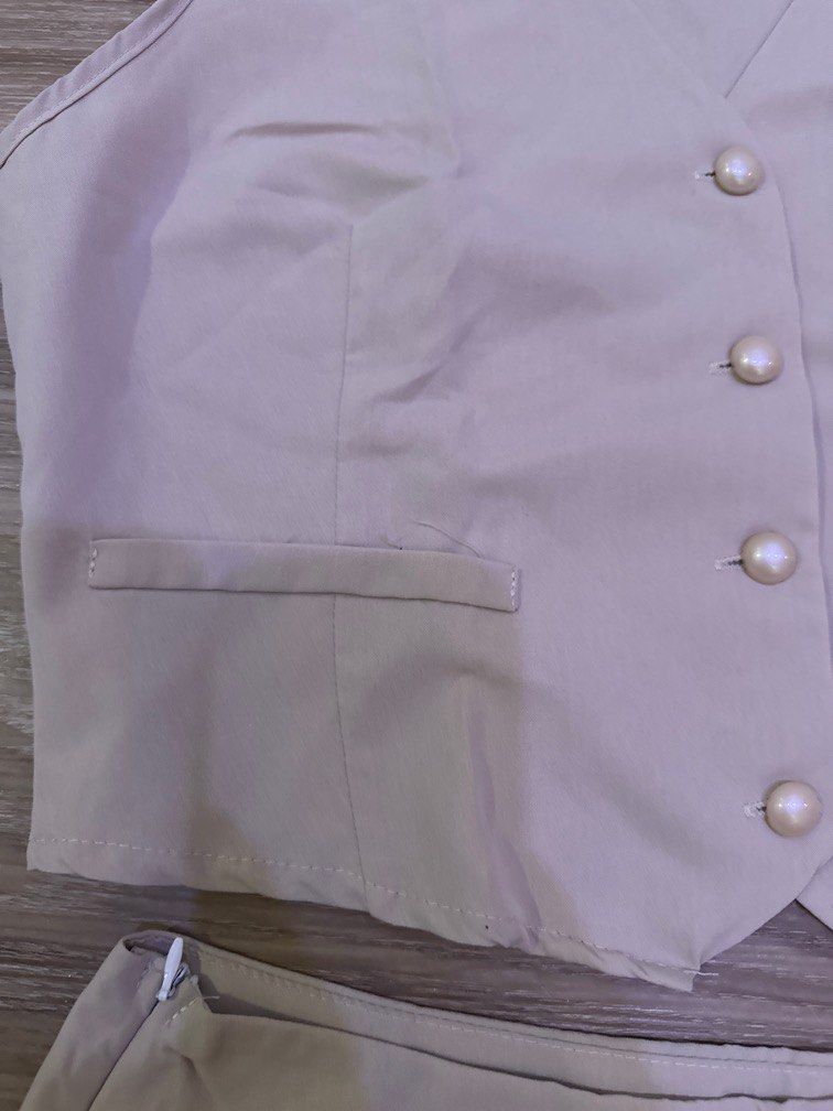 LOVITO Beige terno set for women (Category: Sets or Coordinates) located in Quezon City. Submitted by alliapt (Listing ID 1358446341, Image 3). Description: Size medium No when worn .