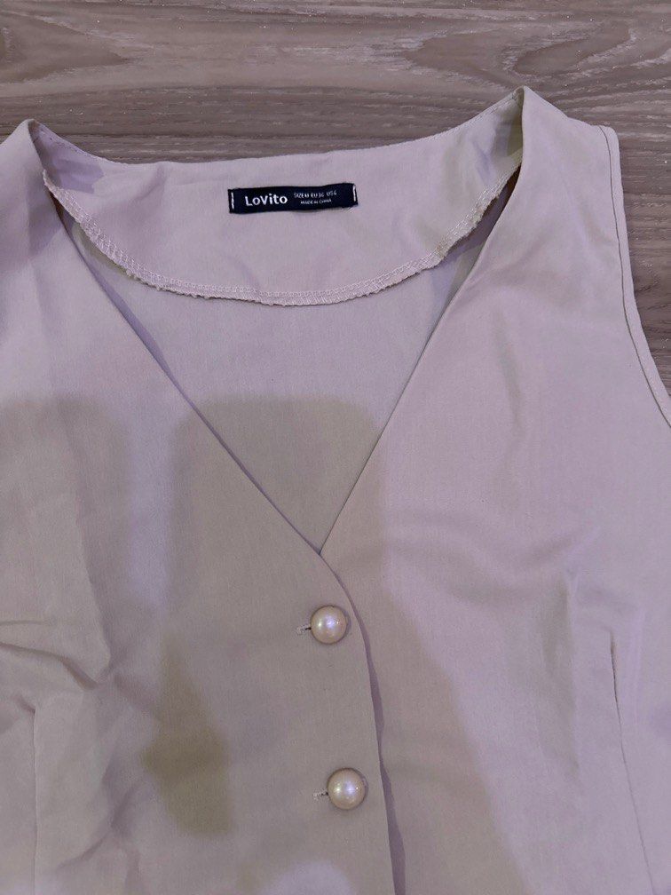 LOVITO Beige terno set for women (Category: Sets or Coordinates) located in Quezon City. Submitted by alliapt (Listing ID 1358446341, Image 2). Description: Size medium No when worn .
