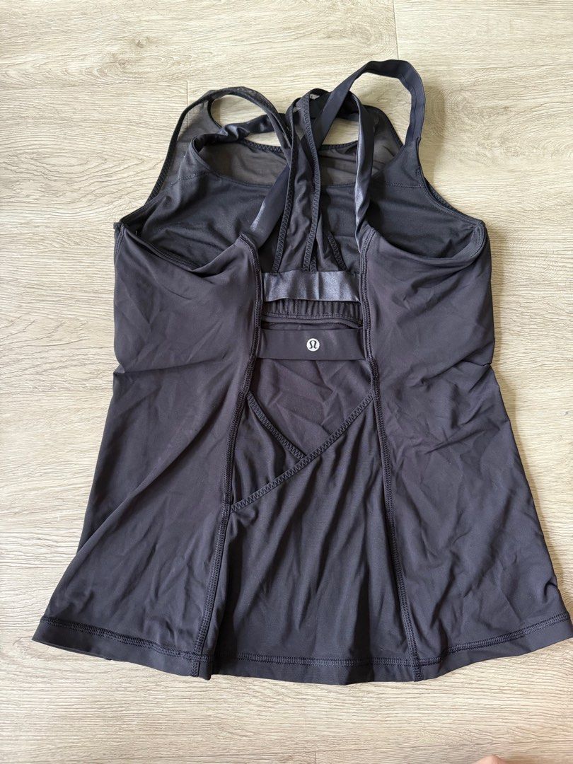 Lululemon Yoga Black Top with built in bra US Size 10 (Category: Activewear) located in Singapore. Submitted by rayray151515 (Listing ID 1358354160, Image 2). Description: Black yoga top with built in bra. No padding US Size 10.