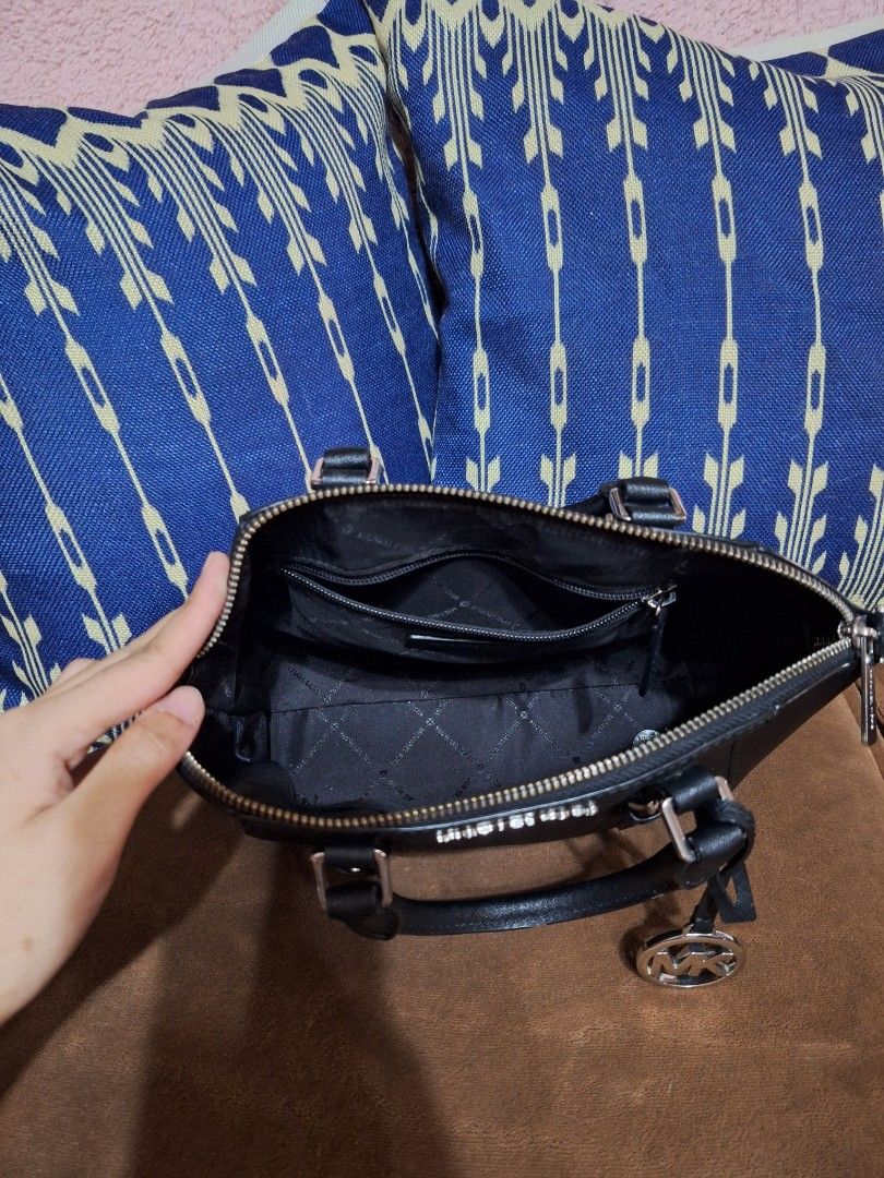 Michael Kors Ciara (Category: Luxury Bags & Wallets) located in Marikina City. Submitted by aestheticgyoza (Listing ID 1358439352, Image 3). Description: - bought in the US - slight issues on the handle and small stain in front - overall condition: like new - price is negotiable.