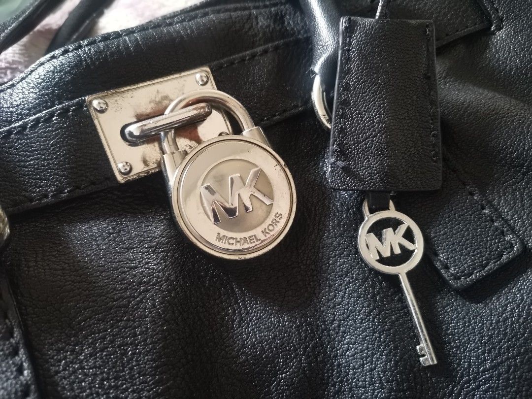 Bundle Michael Kors Hamilton and Anya Hindmarch (Category: Luxury Bags & Wallets) located in Quezon City. Submitted by emsparkle (Listing ID 1358403592, Image 2). Description: No to lowballers.