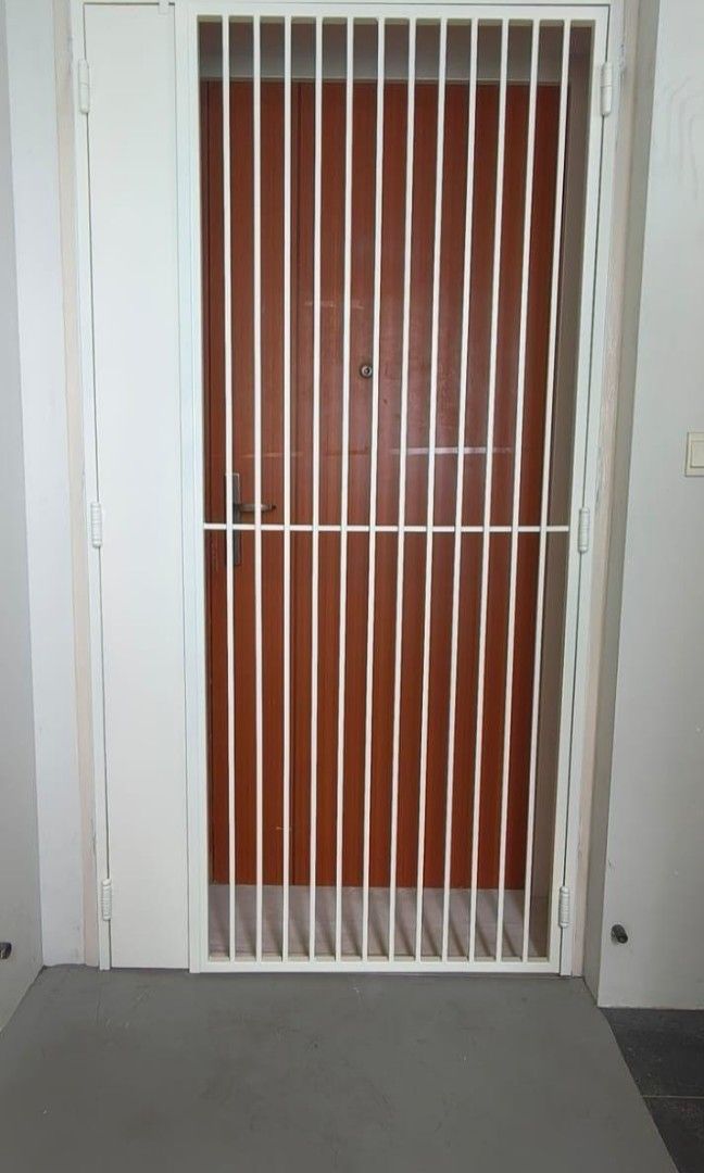 Modern Pet Friendly Gate446767482505809926