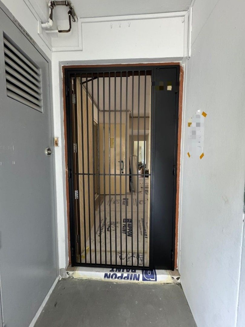 Modern Pet Friendly Gate446767482505809925