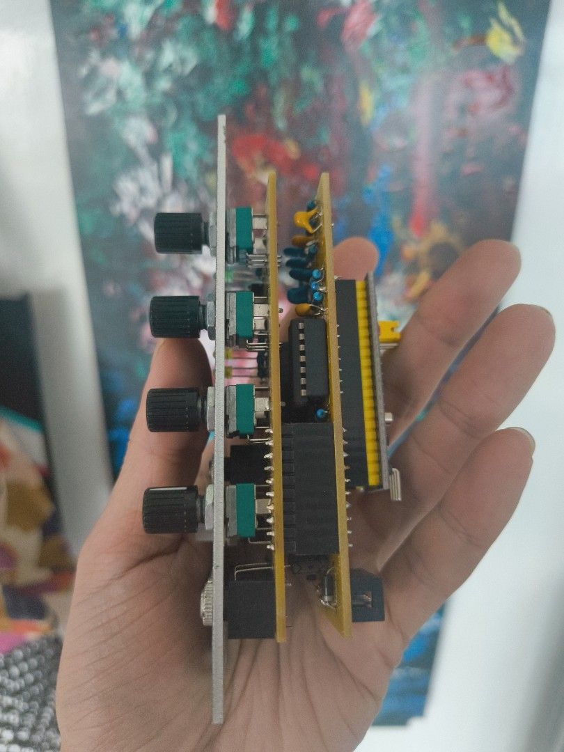 Mutable instruments peaks clone （分類：樂器）位於 Hong Kong。 由 chashel 提交（商品編號 1358407479，圖片 2）。簡介： diy clone. 100% works. metal front panel design。