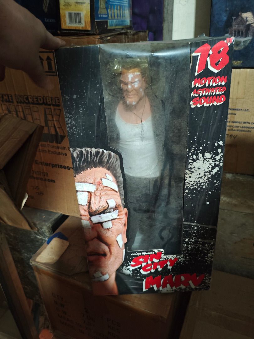 Neca Sin City Marv Motion Activated Sound 18” Figure (Category: Figurines & Statues) located in Pasay City. Submitted by fcsean (Listing ID 1358497220, Image 1). Description: .