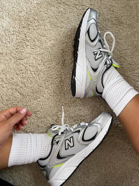 New Balance 408 ‘Silver’ (Category: Sneakers) located in Cavite. Submitted by chevpthrillaah (Listing ID 1358359079, Image 2). Description: New Balance 408 ‘Silver’ Sz 7US Mens 6.5UK 40 EU 25 Cm Authentic Used but still in great condition No flaws.