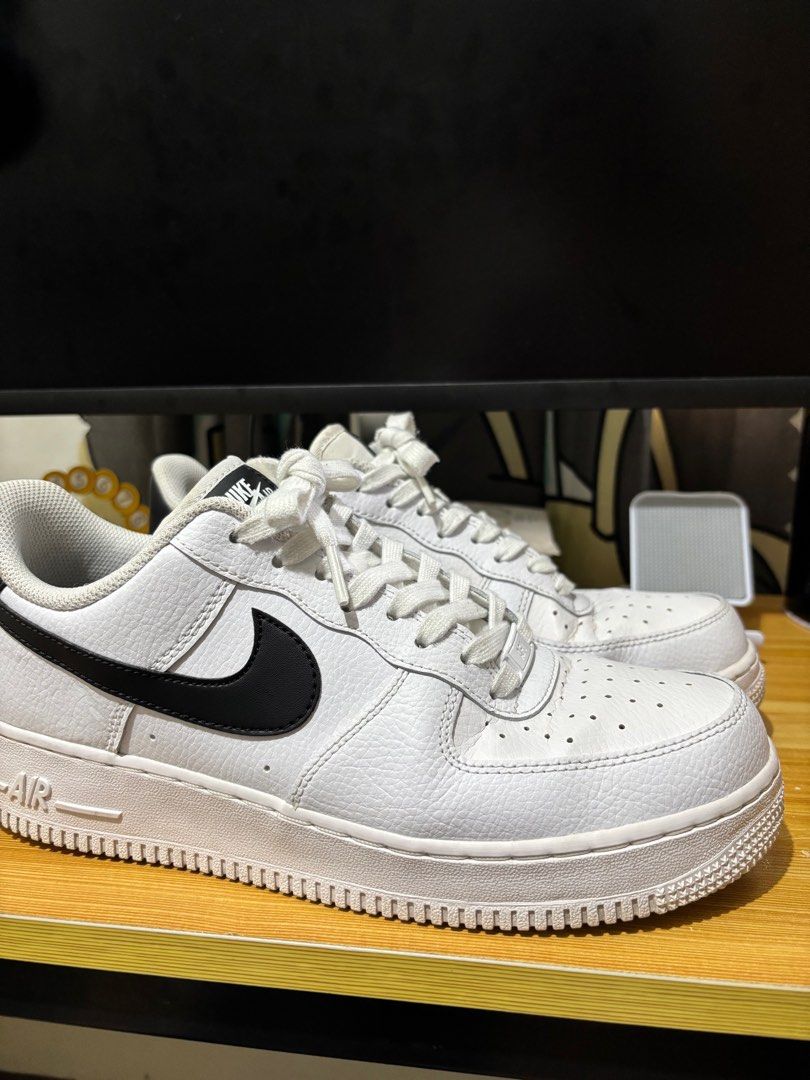 Original Air Force 1 (Category: Sneakers) located in Makati City. Submitted by tinyMe01 (Listing ID 1358381044, Image 1). Description: Size: Original Nike Air Force 1 White / Black US 10 UK 9 Wala pong box kasi naitapon n nung naglipat ng bahay. Last price po updated po. For buyers within metro manila lng po or abot ng lalamove, grab express or gogo .