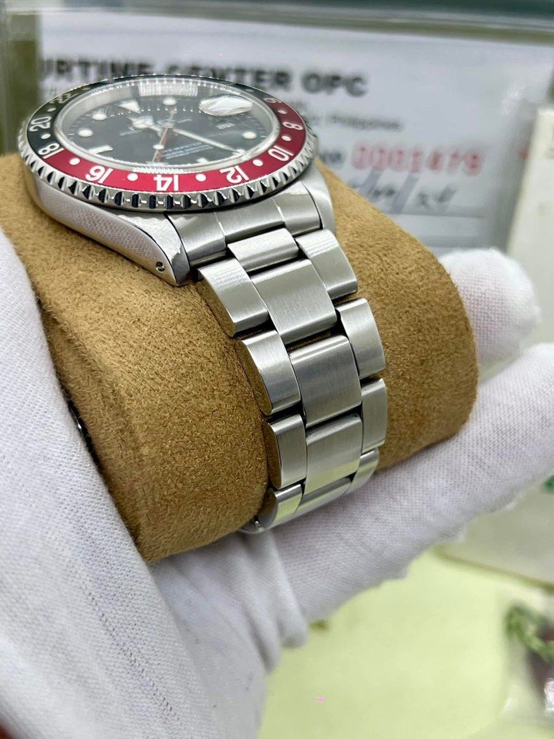 rolex coke (Category: Luxury Watches) located in Cabanatuan. Submitted by albertgonzales27 (Listing ID 1358447415, Image 3). Description: SOBRA INIT NOH? TARA COKE MUNA 🥤🤩 GMT Master II Coke ⚫️🔴 Reference 16710 1997 year model, Local AD 40mm case size Rare collectors piece Newly serviced 2025 9/10 mint, hologram sticker still intact Box and papers, 12 full links Trades accepted up or down P6xx,000 on DM price.