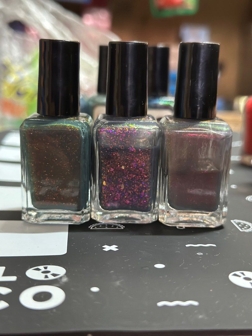 Shleee Nail Polish Bundle (Category: Hands & Nails) located in Las Pinas. Submitted by _bernadetteg (Listing ID 1358391311, Image 3). Description: Get this Nail Polish for only 1,400 and get 1 nail polish for FREE this set includes: 💅 Survival of the Feast 💅 Moder 💅Arresto Momentum.