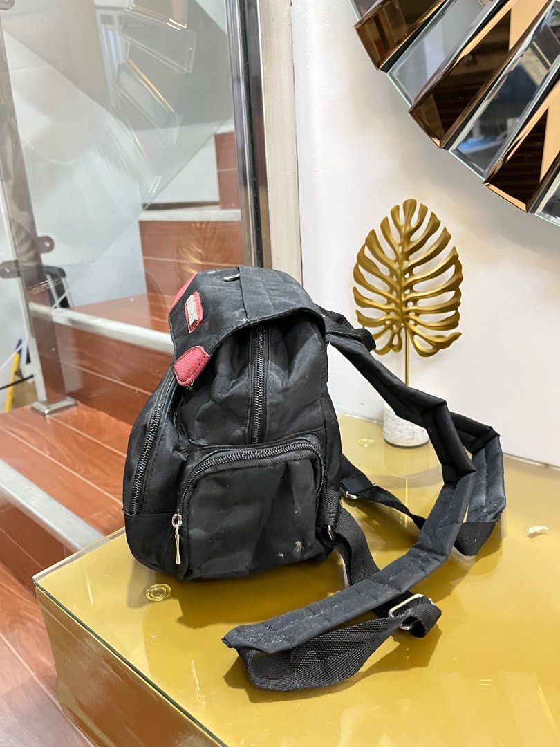 Valentino Rossa Small Backpack (Category: Backpacks) located in Malolos. Submitted by sshoooo (Listing ID 1358425815, Image 2). Description: Small backpack.