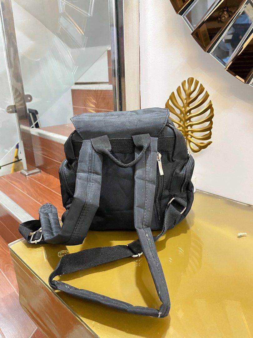 Valentino Rossa Small Backpack (Category: Backpacks) located in Malolos. Submitted by sshoooo (Listing ID 1358425815, Image 3). Description: Small backpack.