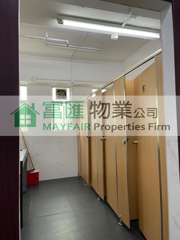 免佣20周年呈獻  永善工業大廈建築面積約300呎，租金$5,600 有窗有河景 (色佣)63438193180161114
