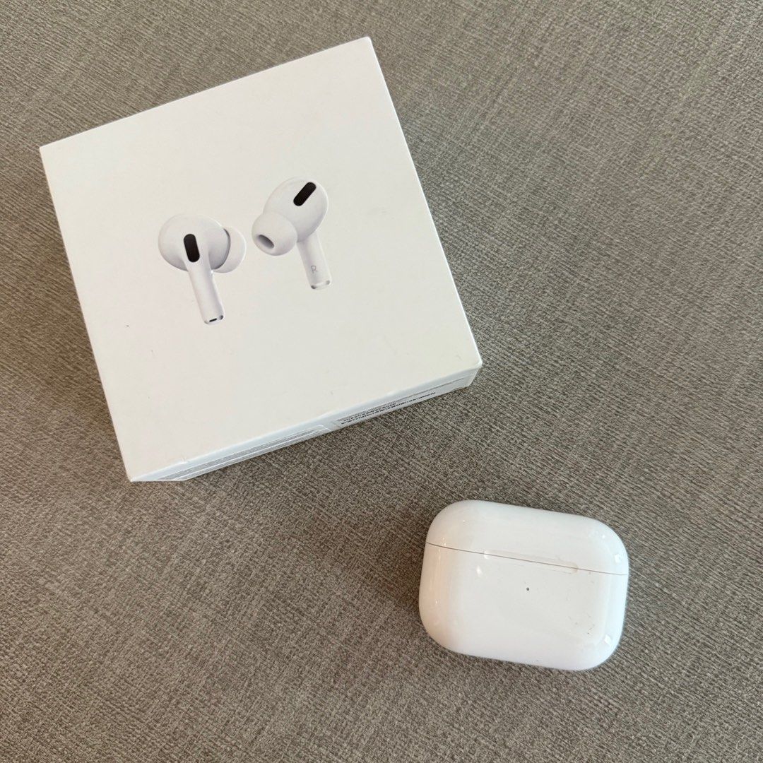 Apple Airpods Pro Gen 1 w/ Complete Accessories (Category: Earphones) located in Quezon City. Submitted by patpotpit (Listing ID 1358689530, Image 1). Description: Original box Brand new ear attachments Lightning charging.