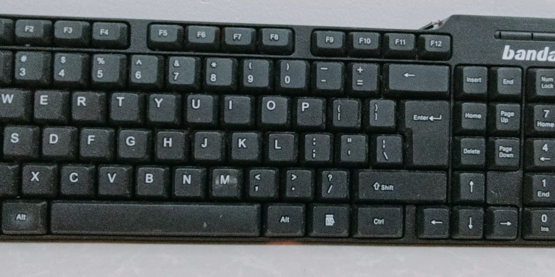 Band Keyboard KM- 88 (Category: Computer Keyboard) located in Pasig City. Submitted by casy_jin (Listing ID 1358570053, Image 2). Description: Inclusions: ✅ USB Wired Keyboard ❌ No mouse included Defect: Open na yung cord sa isang side (see picture for reference) RFS: Di na nagamit.