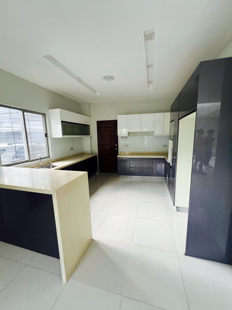 (Category: ) located in . Submitted by brokerhanstaneo_09178038728 (Listing ID 1358647982, Image 1). Description: .