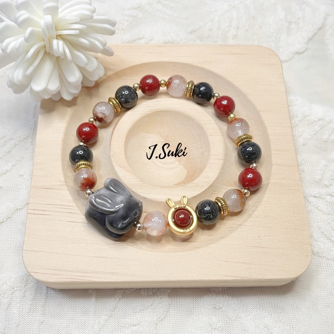 [D' Noir] Silver-sheen Obsidian Rabbit, Red Rabbit-hair, Black ...