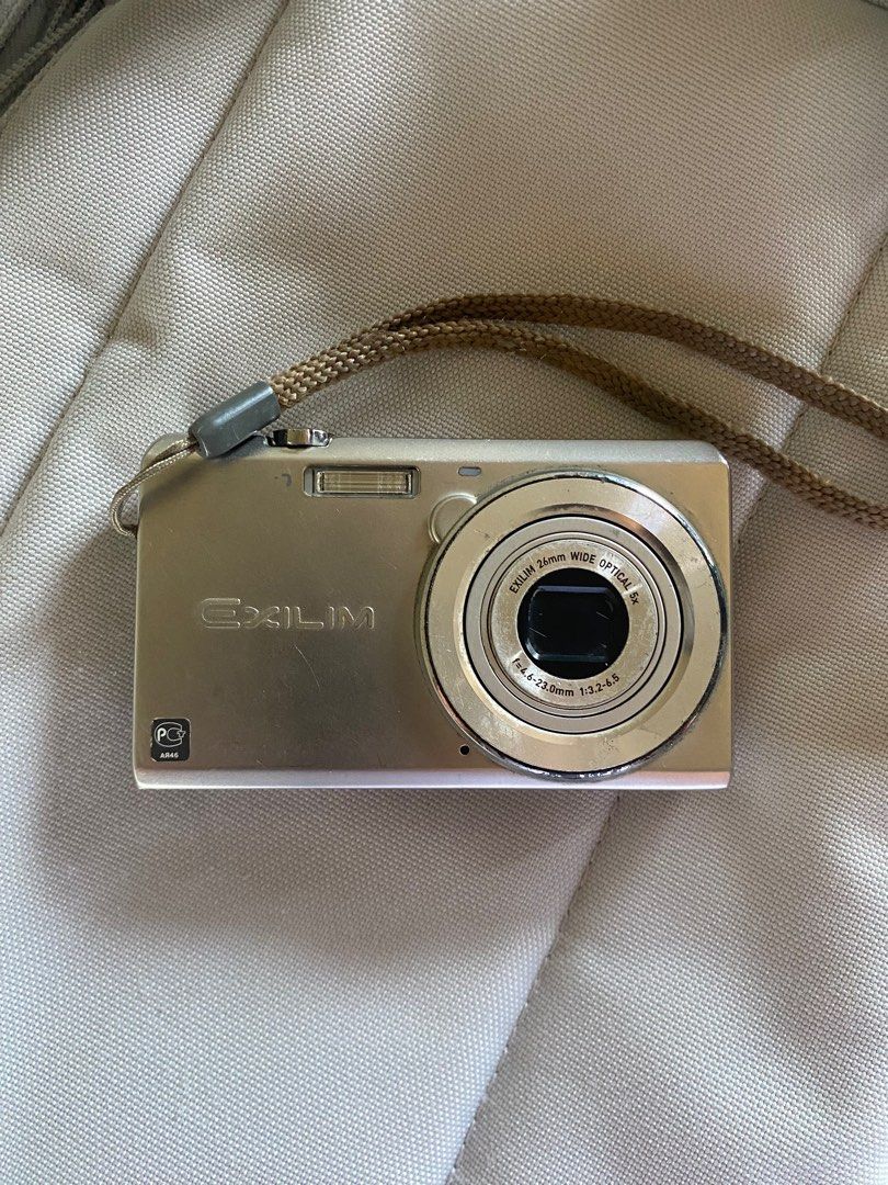 Untested Digital Camera Casio Exilim (Category: Cameras) located in Alicia. Submitted by jznlsc (Listing ID 1358578368, Image 1). Description: untested camera Buy at your own risk! Can’t test because I don’t have the exact battery Can send more pics and vids 📍Isabela, North Luzon Mop: gcash Mod: jnt.