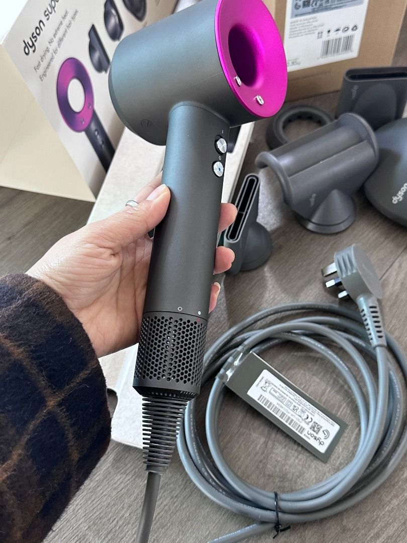 Dyson original DH08 hair dryer, Beauty & Personal Care, Hair on Carousell