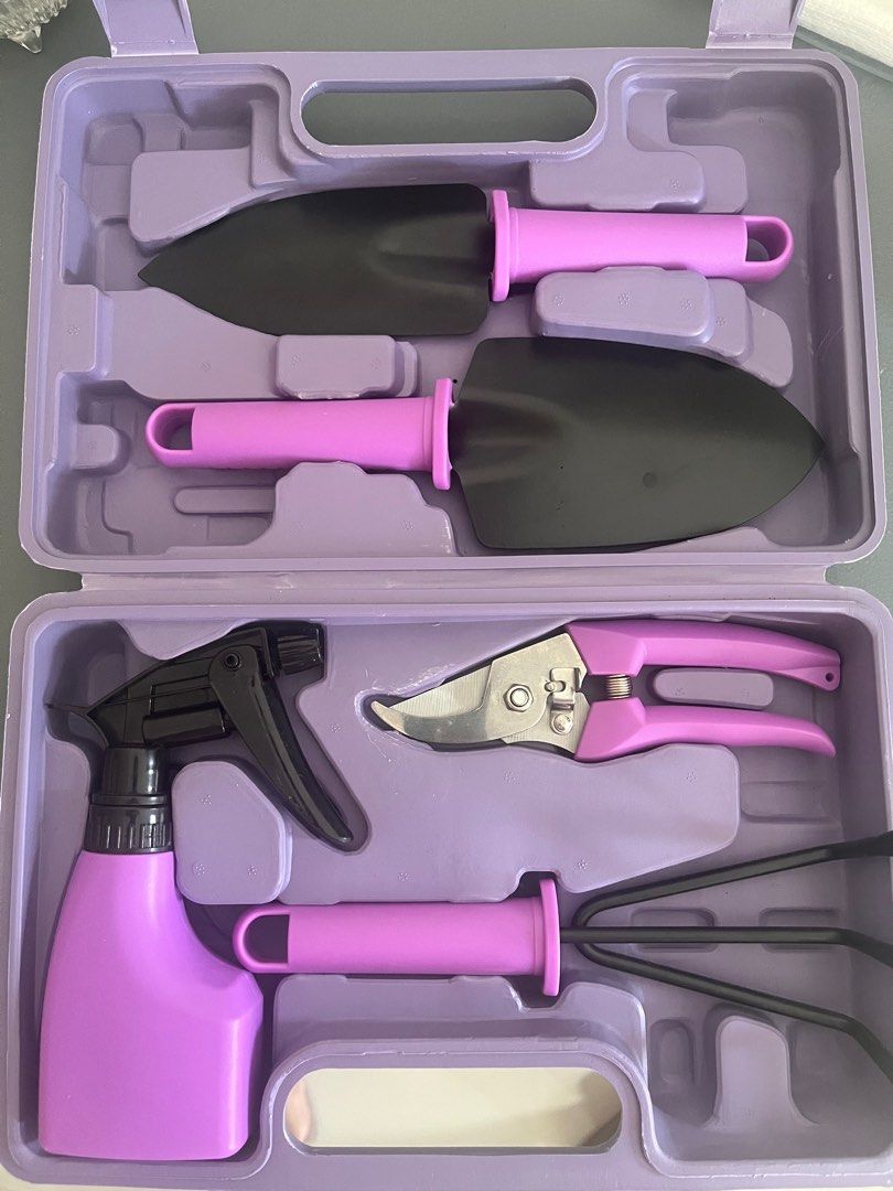 Gardening Tool Kit (Category: Gardening Tools & Ornaments) located in Pasig City. Submitted by shesjustagirl (Listing ID 1358608319, Image 1). Description: Location: Sta. Lucia, Pasig Buyer will shoulder delivery via lalamove or grab.