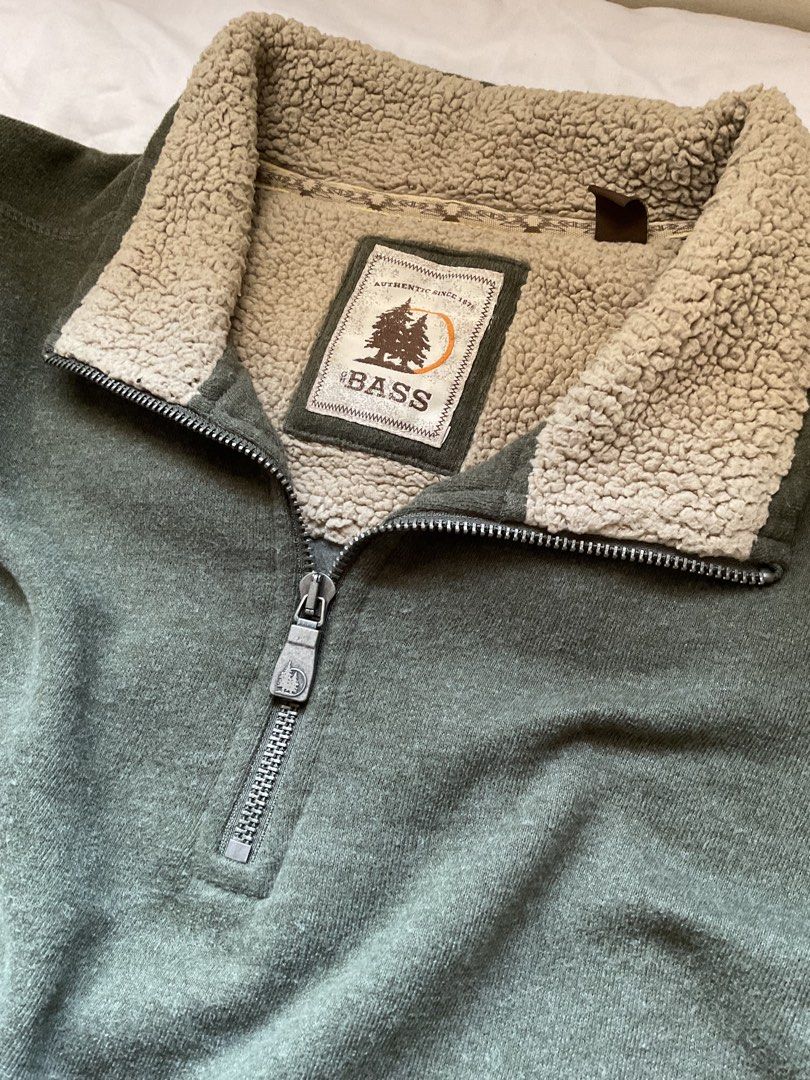 GH Bass Green Quarter Zip (Category: Coats, Jackets and Outerwear) located in Manila. Submitted by klwmos (Listing ID 1358621148, Image 2). Description: Super soft and comfortable GH Bass green quarterzip.