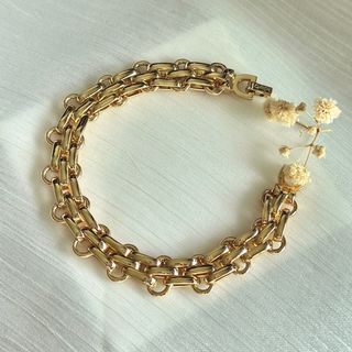 (Category: ) located in . Submitted by vintage.instyle (Listing ID 1358587956, Image 1). Description: .