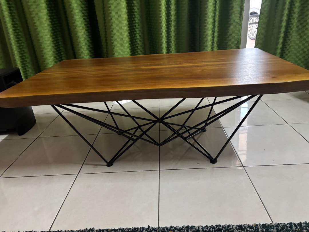 Harvey Norman Coffee Table, Furniture & Home Living, Furniture, Tables