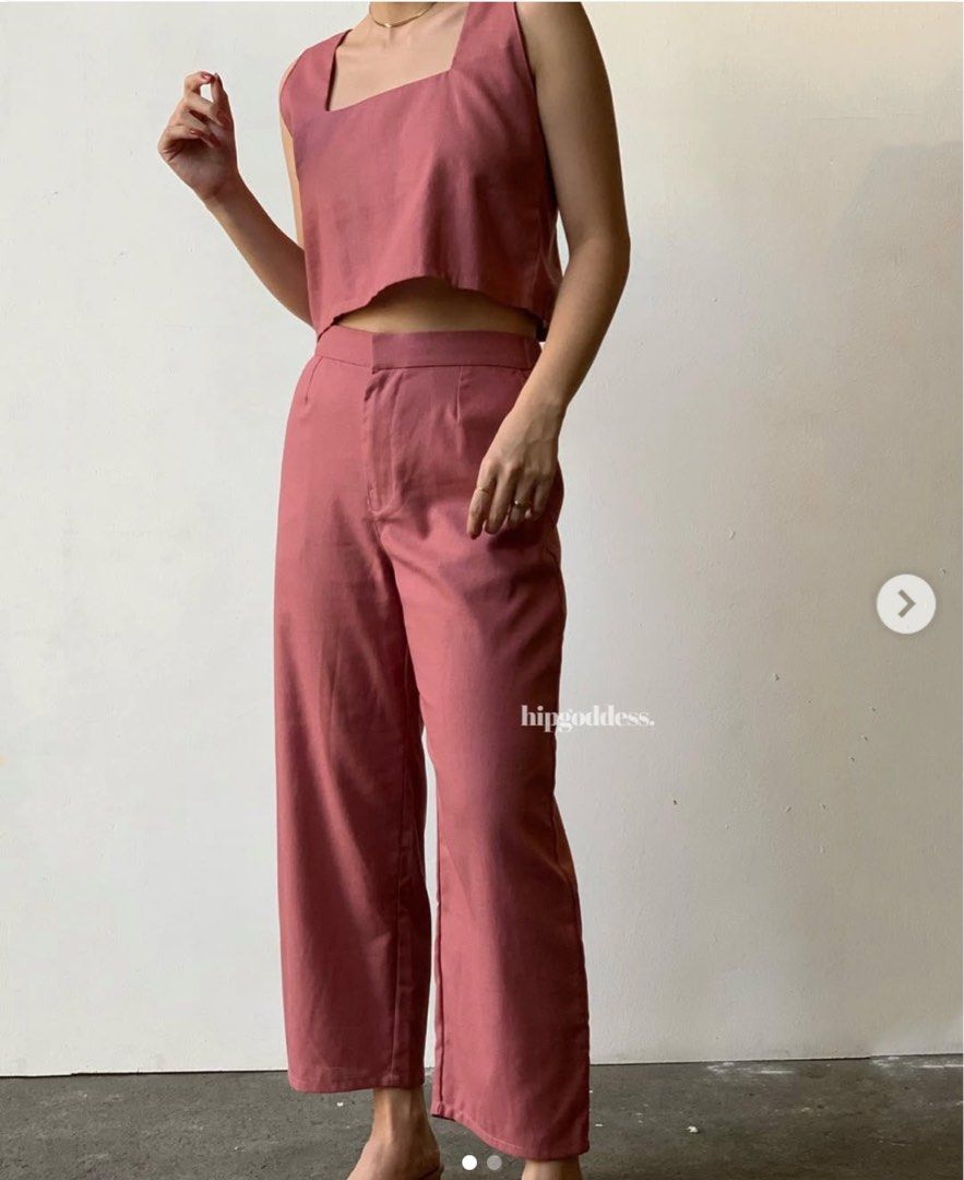 Hipgodess Cali Set in Rosewood (Category: Sets or Coordinates) located in Manila. Submitted by kimtaeri21 (Listing ID 1358559147, Image 2). Description: Size Medium.