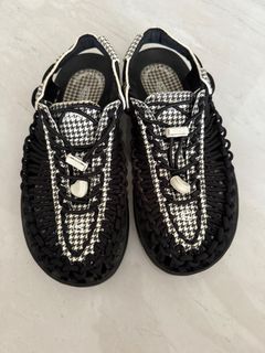 (Category: ) located in . Submitted by anyhowbuybuy (Listing ID 1358552204, Image 1). Description: .