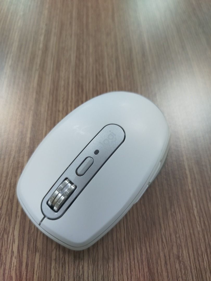 Logitech MX Anywhere 3 Wireless Productivity Mouse (Category: Mouse & Mousepads) located in Quezon City. Submitted by calibre027 (Listing ID 1358595480, Image 3). Description: Logitech MX Anywhere 3 Wireless Productivity Mouse ✔100% ORIGINAL, all working, unli check upon pickup ✔ MagSpeed Electromagnetic scrolling ✔ MX Anywhere 3 stays powered for up to 70 days on a full charge ✔ Rest your hand on a softly textured grip, with easy-to-reach button