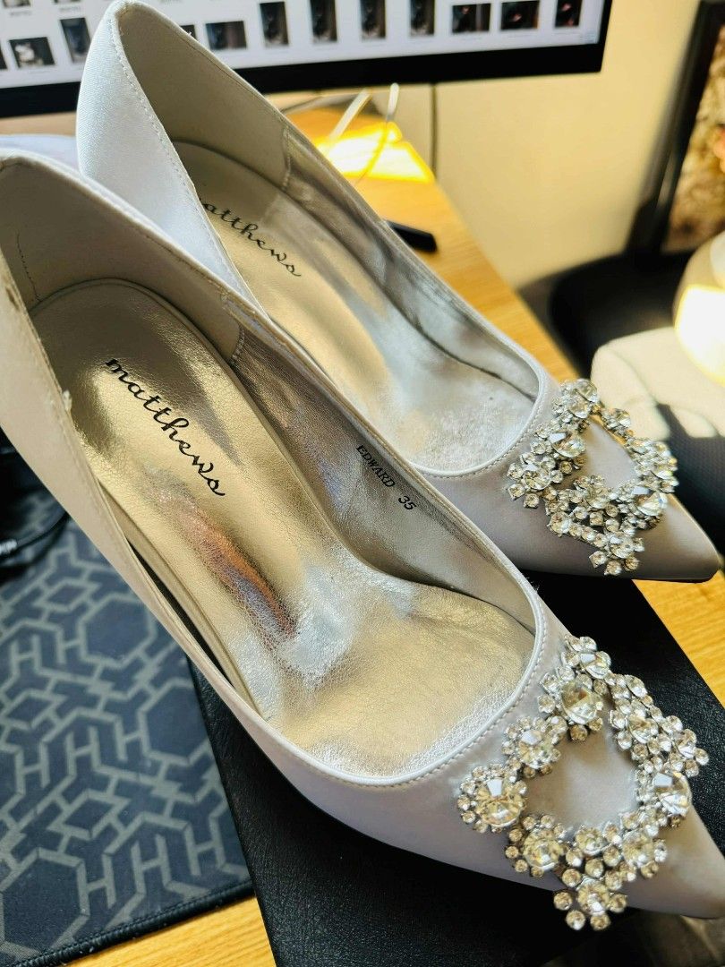 MATTHEWS BRIDAL SHOES (Category: Heels) located in Pasig City. Submitted by itsrubyred (Listing ID 1358552495, Image 1). Description: 📌Hello future bride selling these beautiful bridal shoes for only 899 pesos. 📌 1990 original price 📌 once lang nagamit sa wedding ko.