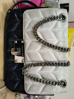 (Category: ) located in . Submitted by sis8088 (Listing ID 1358668264, Image 1). Description: .