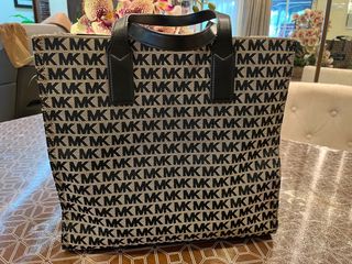 (Category: ) located in . Submitted by cfashion55 (Listing ID 1358619647, Image 1). Description: .