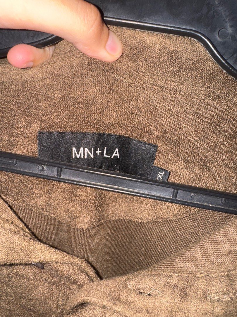 MNLA Brown Sweater (Category: Coats, Jackets and Outerwear) located in Pasig City. Submitted by ccc.declutter (Listing ID 1311150289, Image 3). Description: Used as sweater dress since sized 2XL from men’s.