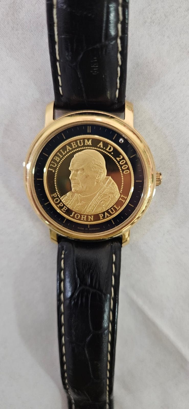Numismatic Pope John Paul II Gentlemen's Gold MMC Watch, Luxury