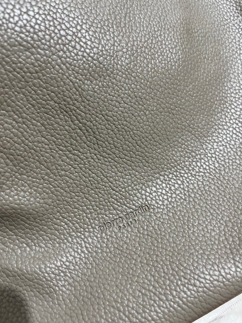 Pierre Cardin leather hobo bag (Category: Shoulder Bags) located in Caloocan City. Submitted by enic99 (Listing ID 1358661206, Image 3). Description: Need cleaning Minimal signs of usage.