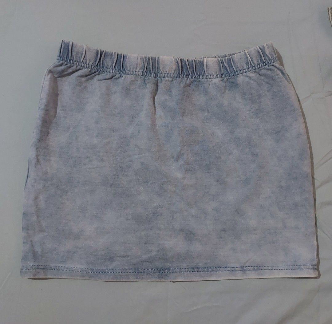 Preloved 6ixty8ight Mini Skirt - sz L (Category: Skirts) located in Paranaque City. Submitted by preloved.reloved.ph (Listing ID 1358604709, Image 1). Description: Size: L Price: 200php + shipping fee MOP: GCash (preferred), Bank transfer/deposit (BDO/Metrobank) For delivery (Grab/Lalamove/JRS) or Pickup (scheduled; Taguig/Paranaque) Since this is a preloved item, please expect some signs of wear. Some flaws may not be noticed by seller. There ma