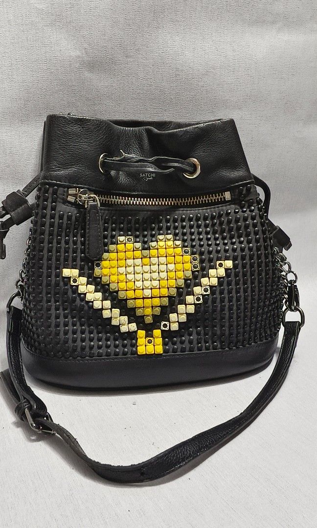 Satchi Bucket Bag (Category: Luxury Bags & Wallets) located in Baguio. Submitted by PreiLoveMaria (Listing ID 1358725015, Image 1). Description: Satchi Italy Bucket Bag Genuine Leather Lego Dssign Rare find Normal signs of wear From Japan Surplus Kindly check the Detailed photos ♥️ Shipping via J&T only No COD and COP.