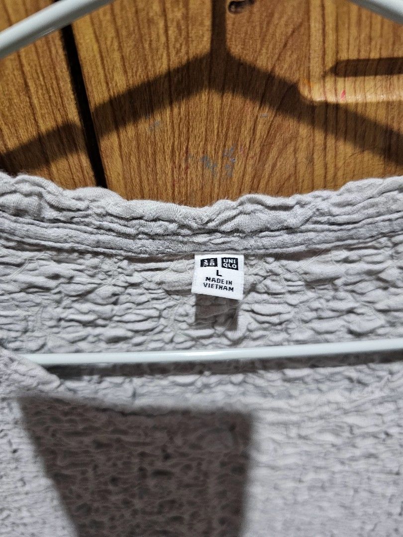 Shirring Short Sleeve T-shirt (Category: Blouses) located in Makati City. Submitted by kalinea (Listing ID 1358723774, Image 2). Description: Brown and Gray Both used only once 150 each Size L.