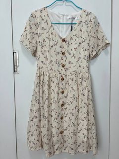 (Category: ) located in . Submitted by closetsales__ (Listing ID 1358709152, Image 1). Description: .