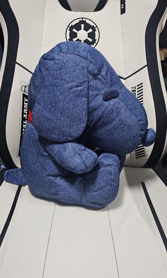 Snoopy Dark Denim Plush (Category: Plushies & Soft Toys) located in Cavite. Submitted by bleeeeeeep (Listing ID 1358603037, Image 2). Description: without flaws and tag if bundle 2 Denim Snoopy 1000.