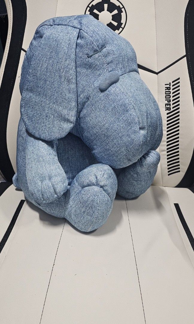Snoopy Light Denim Plush (Category: Plushies & Soft Toys) located in Cavite. Submitted by bleeeeeeep (Listing ID 1358603212, Image 3). Description: without flaws and tag if bundle 2 Denim Snoopy 1000.